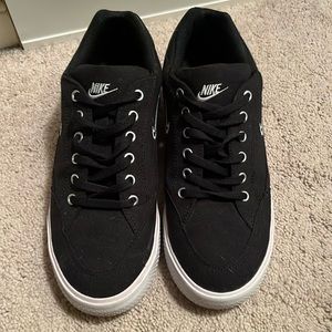 Cute, Nike skater sneakers!